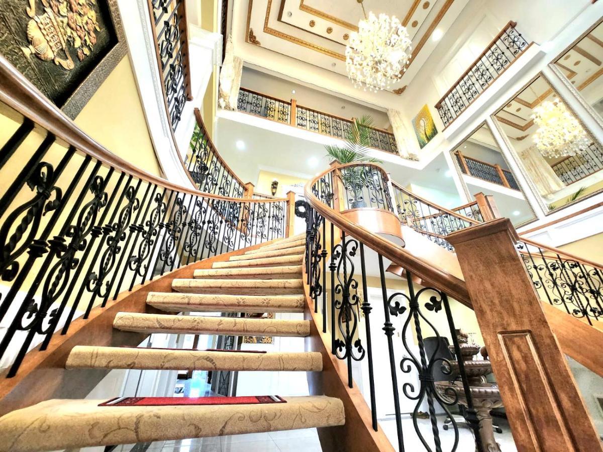 Empire Palace Hotel Surrey Buitenkant foto