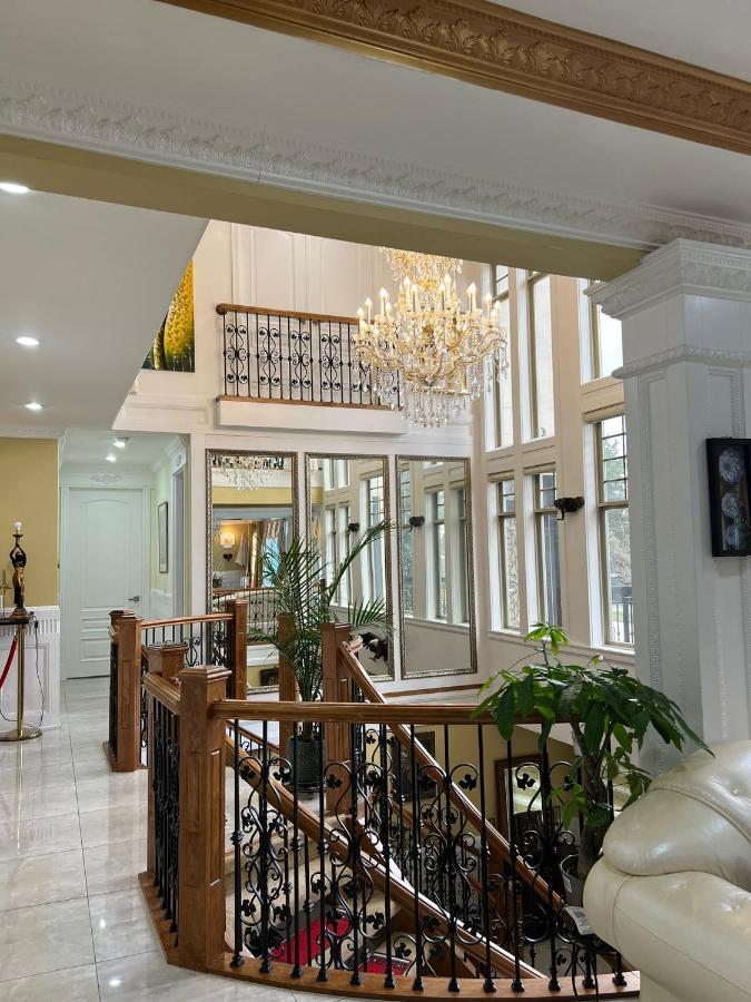 Empire Palace Hotel Surrey Buitenkant foto